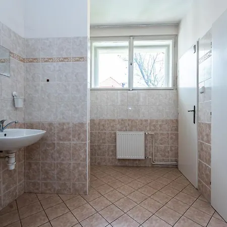 Imperia Hostel *