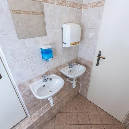 Imperia Hostel *