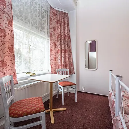 Imperia Hostel *