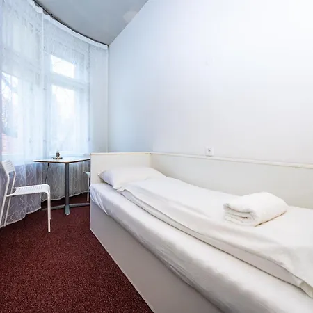 Imperia Hostel *